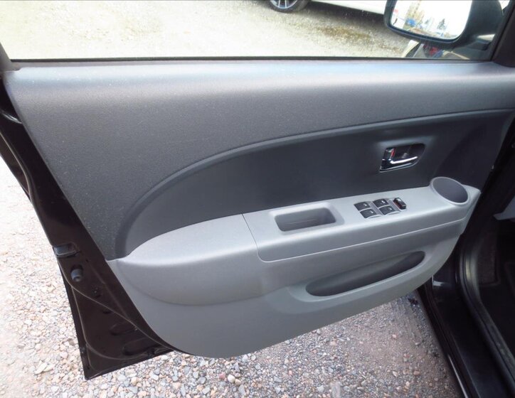 Subaru Justy Hatchback 998,0 51 kw