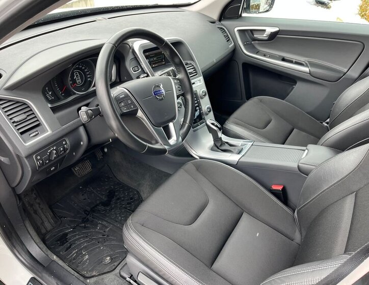 Volvo XC60 SUV 2,4 l 140 kw