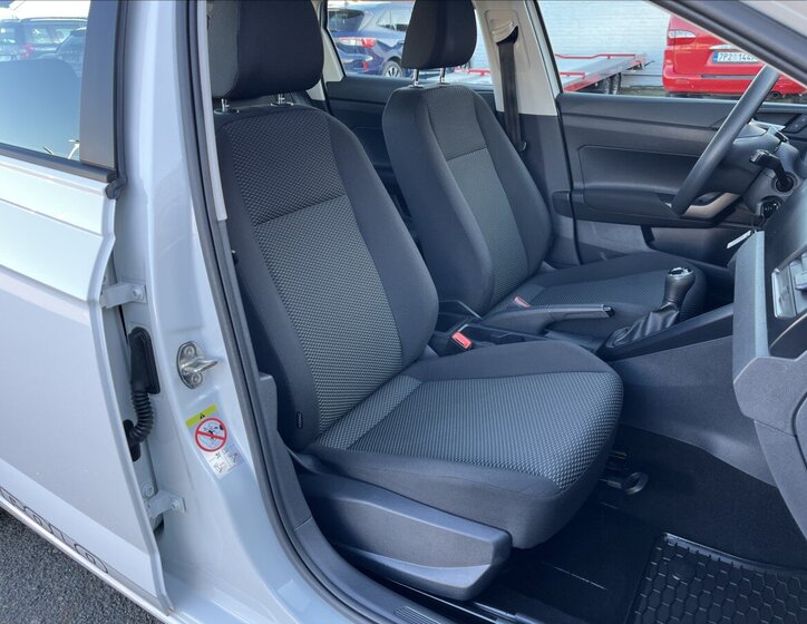 Volkswagen Polo Hatchback 999,0 48 kw