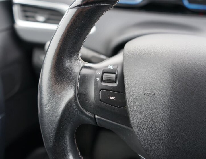 Peugeot 2008 SUV 1,2 l 81 kw