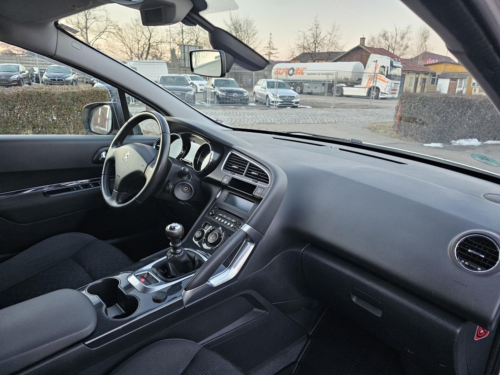 Peugeot 3008 SUV 1,2 l 96 kw