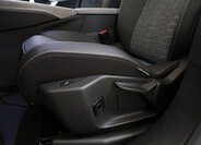 Peugeot 5008 SUV 1,2 l 100 kw