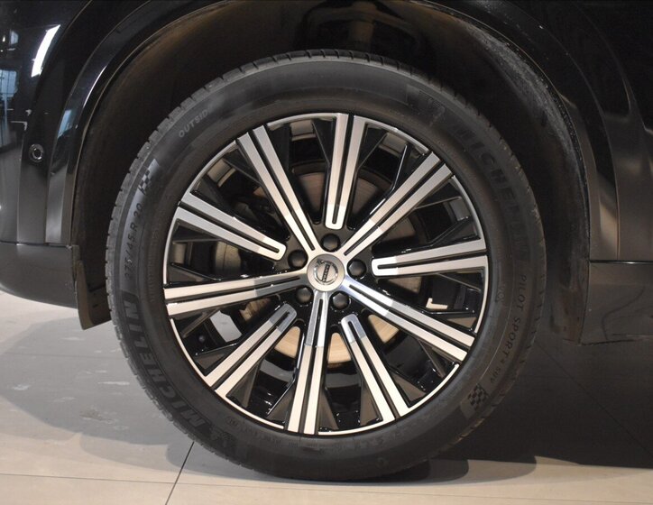 Volvo XC90 SUV / Terénní 2,0 l 184 kw