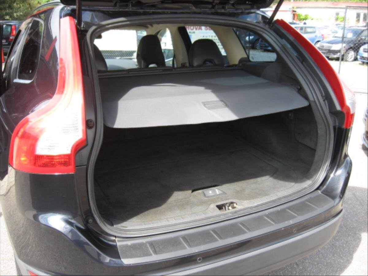 Volvo XC60 Kombi 2,4 l 120 kw