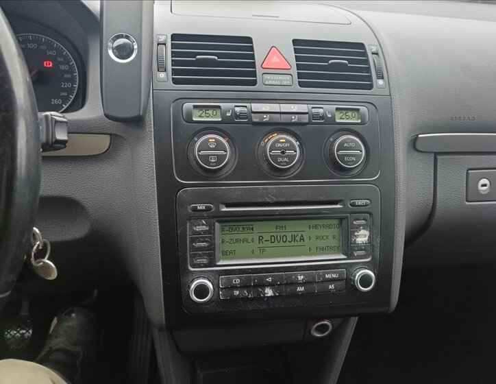 Volkswagen Touran 22