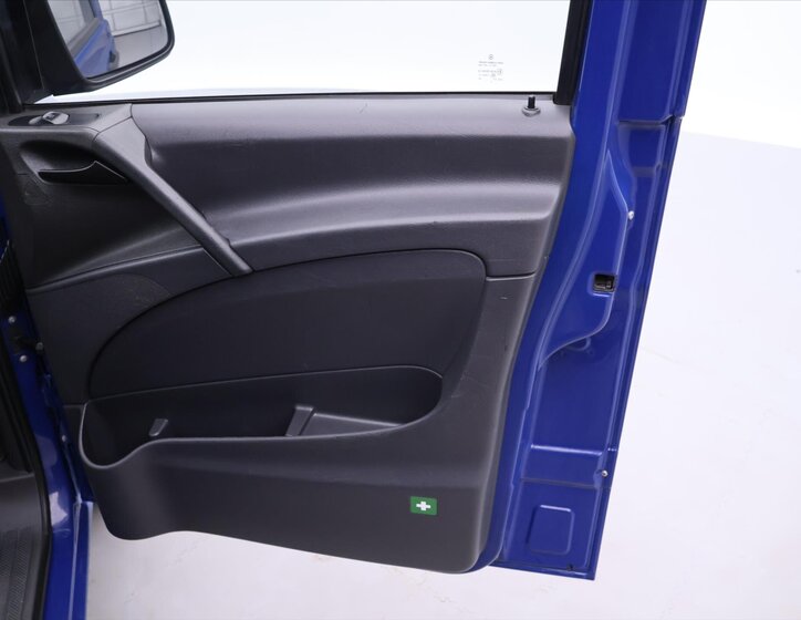 Mercedes-Benz Vito 13