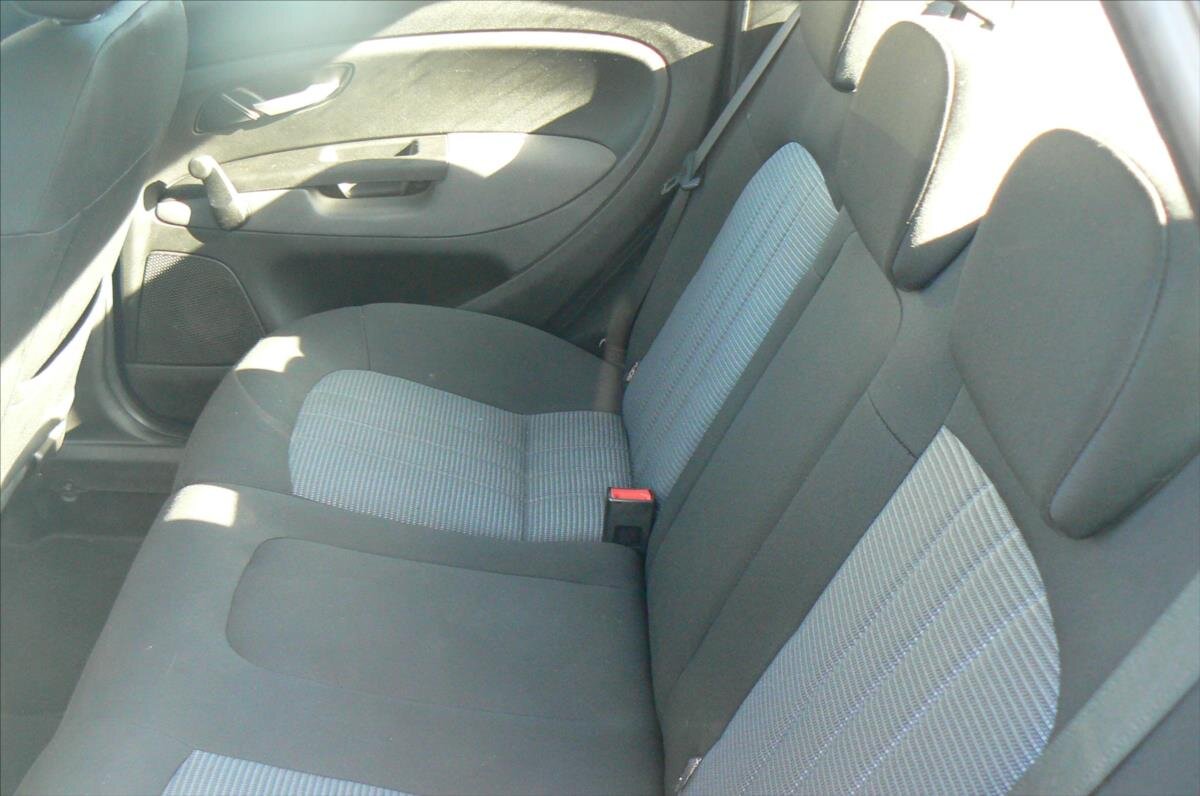 Fiat Linea Sedan / Limuzína 1,4 l 88 kw