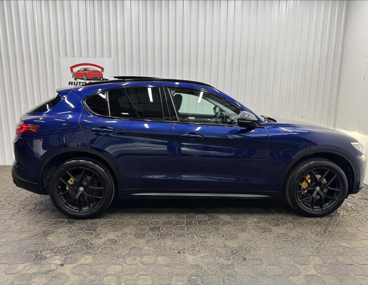 Alfa Romeo Stelvio 10