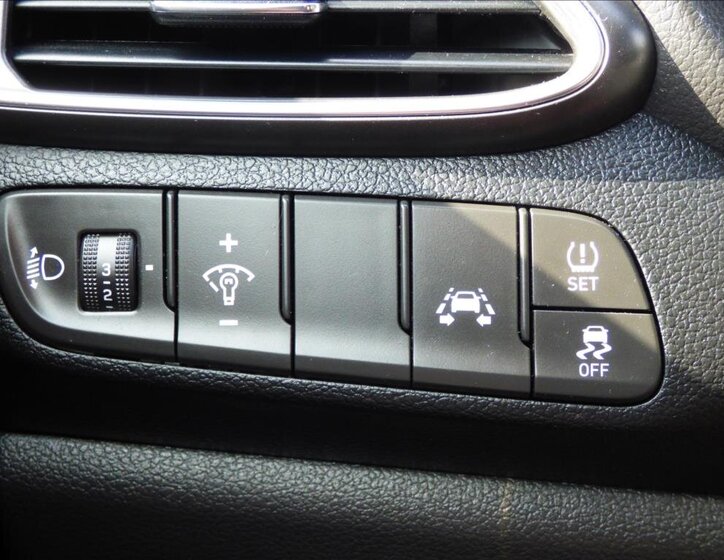 Hyundai i30 Liftback 1,6 l 100 kw