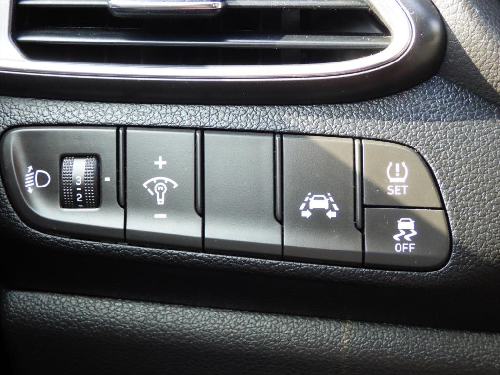 Hyundai i30 Liftback 1,6 l 100 kw