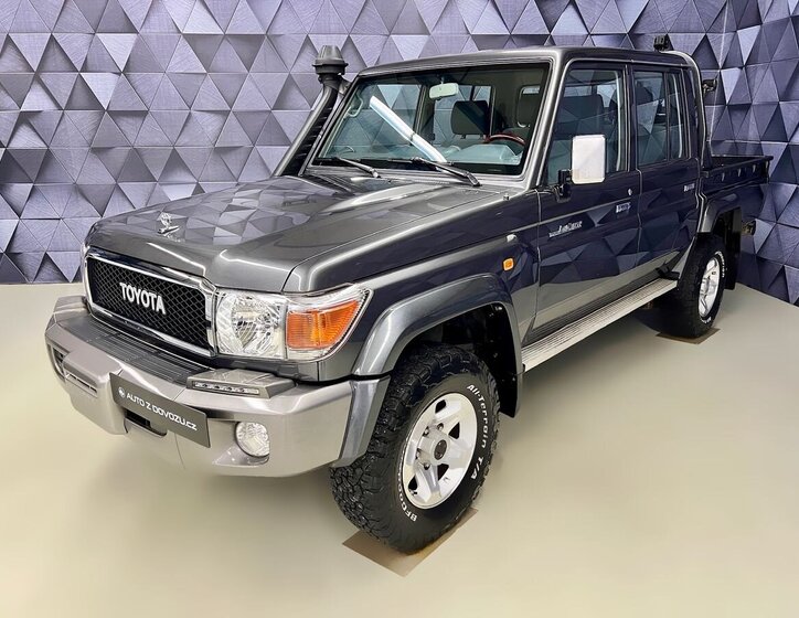 Toyota Land Cruiser 1