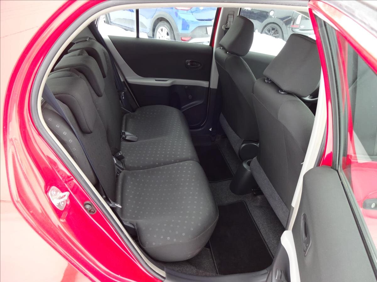 Toyota Yaris Hatchback 998,0 51 kw