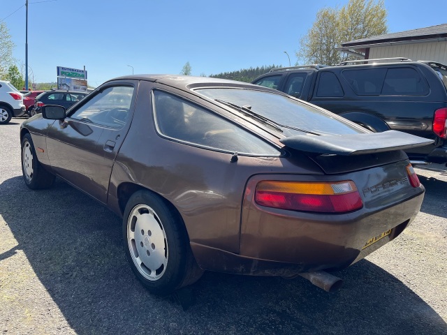 Porsche 928