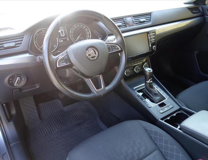 Škoda Superb 21