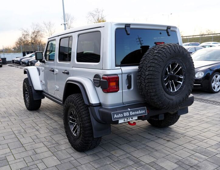 Jeep Wrangler 4