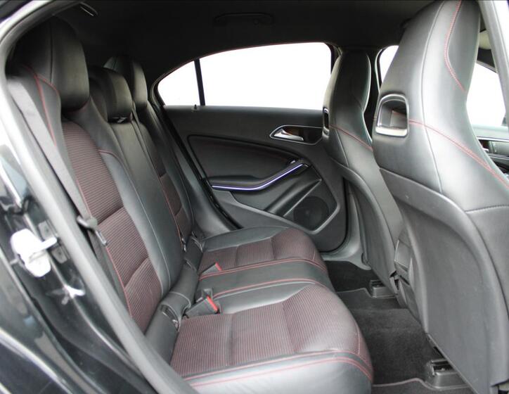 Mercedes-Benz Třídy A 33