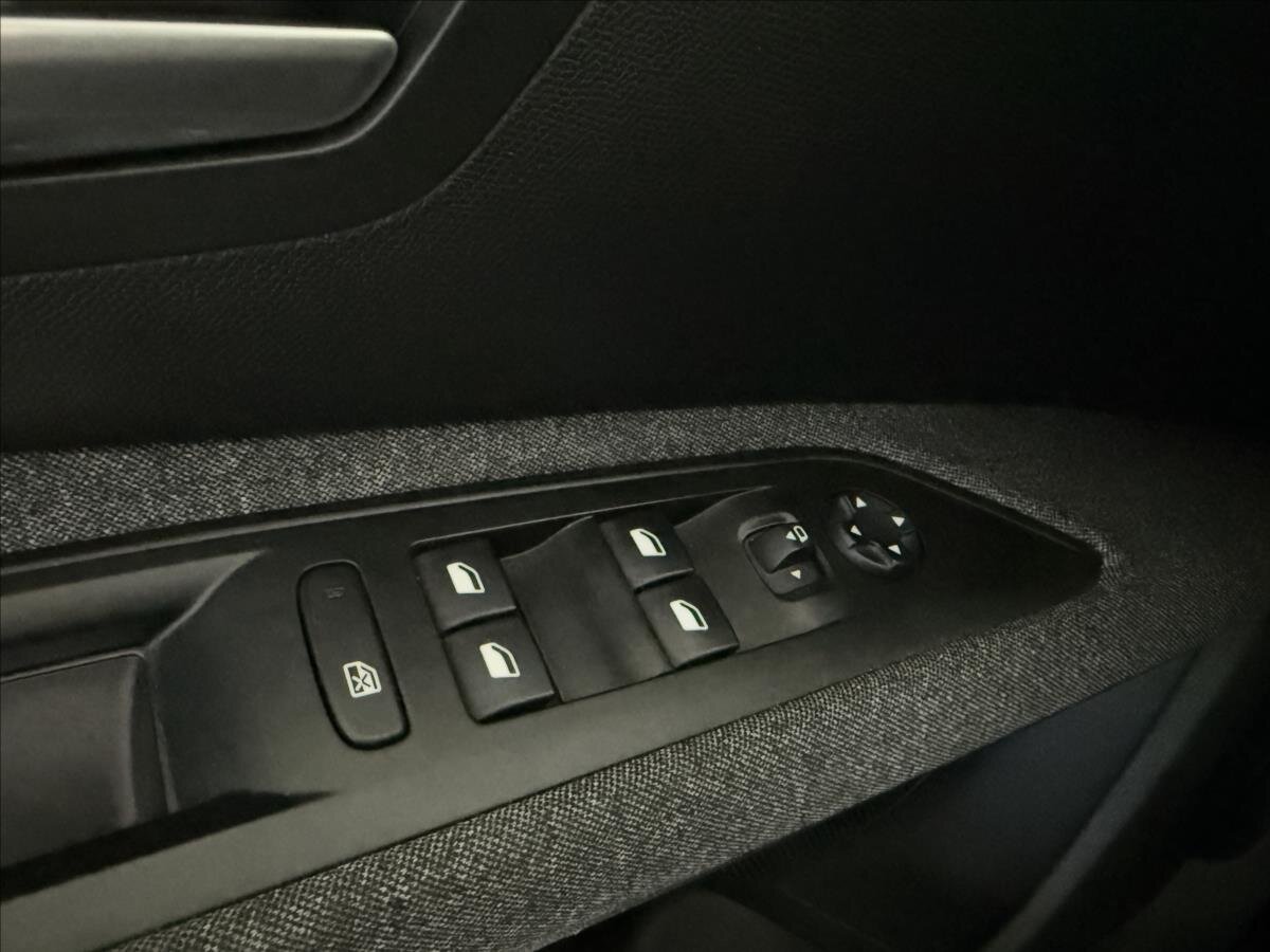 Peugeot 5008 SUV 2,0 l 110 kw