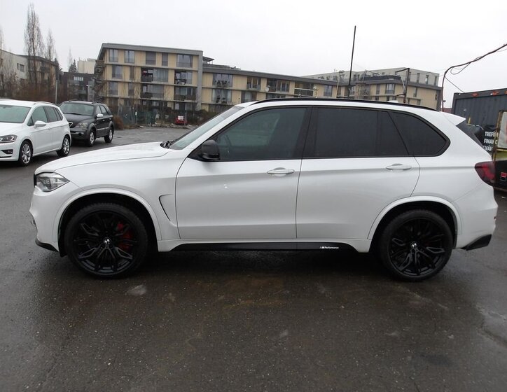 BMW X5 SUV 3,0 l 280 kw
