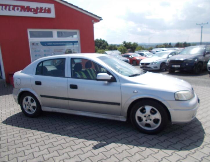 Opel Astra 6
