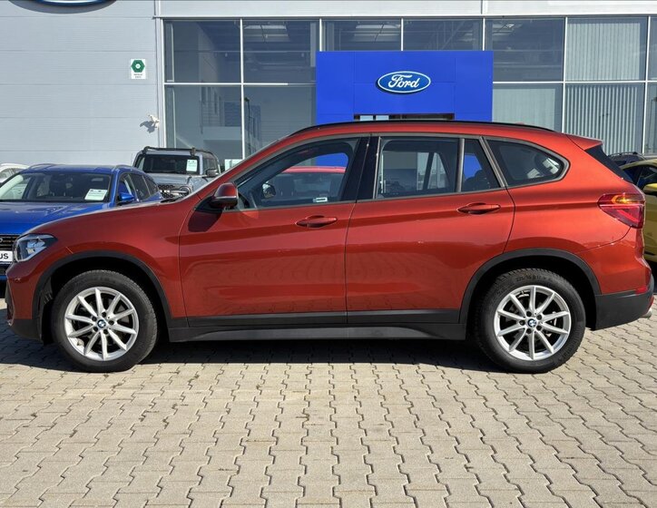 BMW X1 Kombi 1,5 l 100 kw