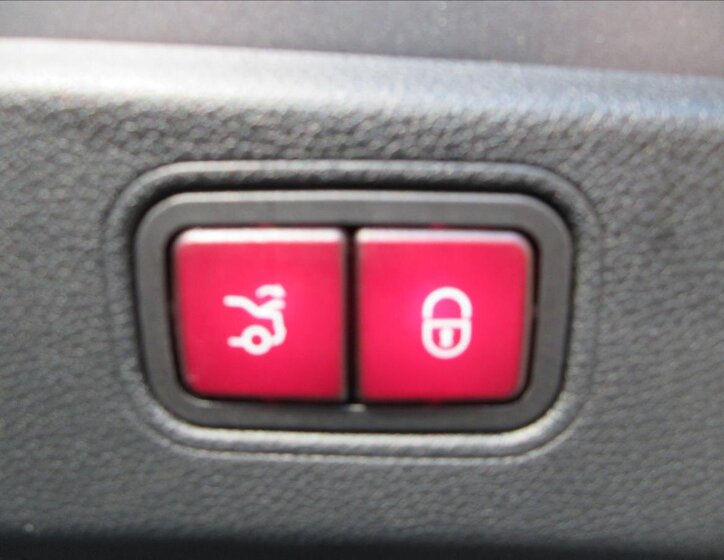 Mercedes-Benz CLS Sedan 3,0 l 270 kw