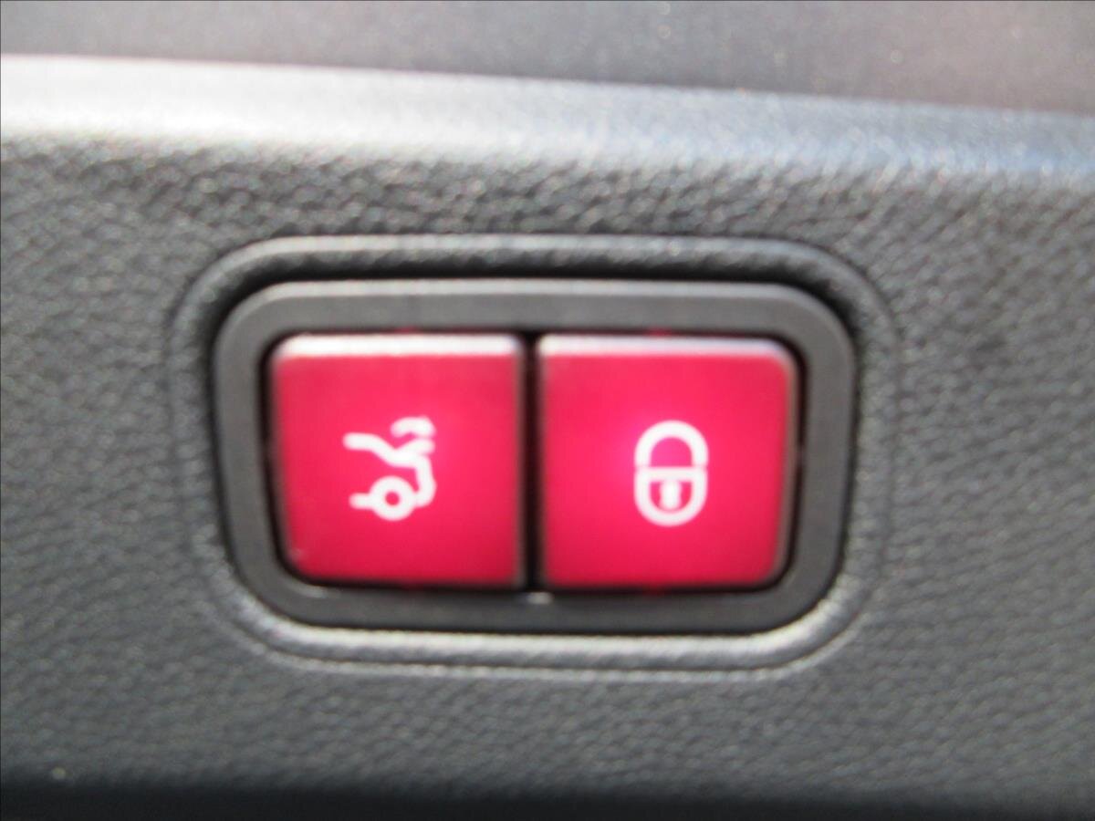 Mercedes-Benz CLS Sedan 3,0 l 270 kw