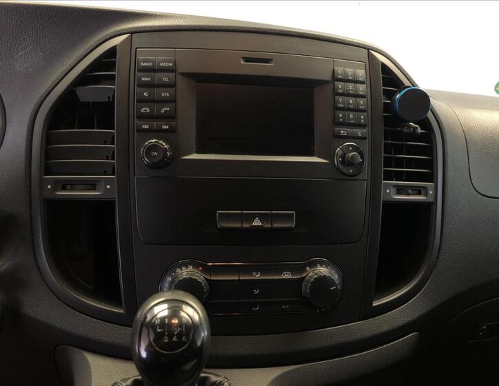 Mercedes-Benz Vito 14