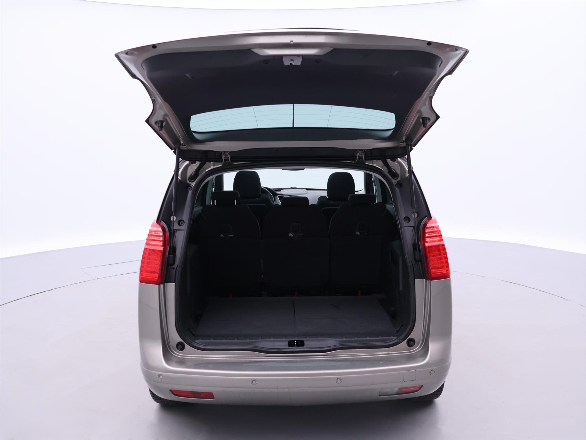 Peugeot 5008 MPV 1,6 l 88 kw