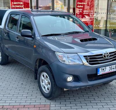 Toyota Hilux 2