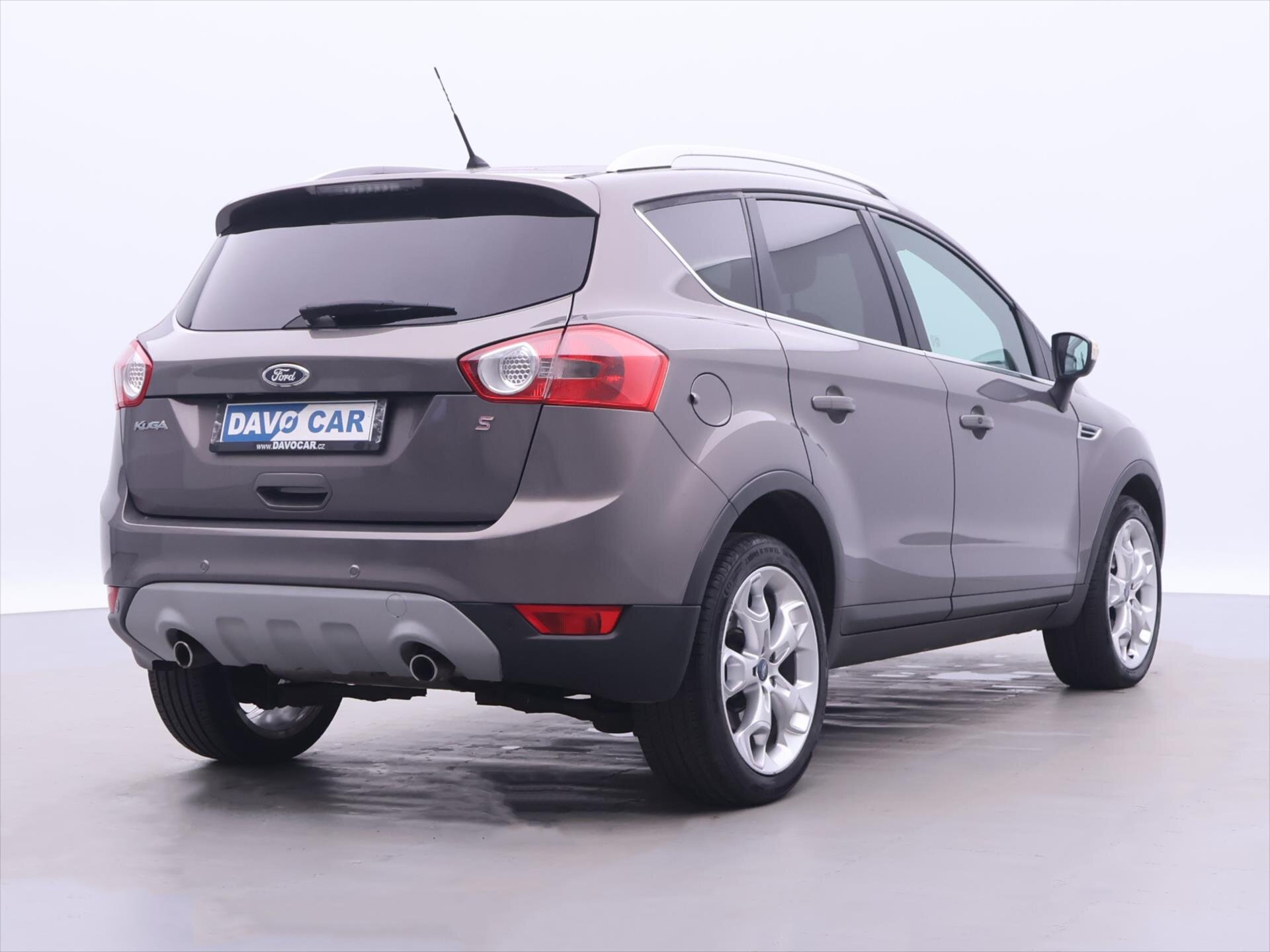 Ford Kuga SUV / Terénní 2,0 l 103 kw