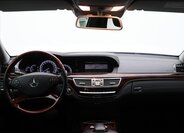 Mercedes-Benz Třídy S Sedan / Limuzína 4,7 l 320 kw