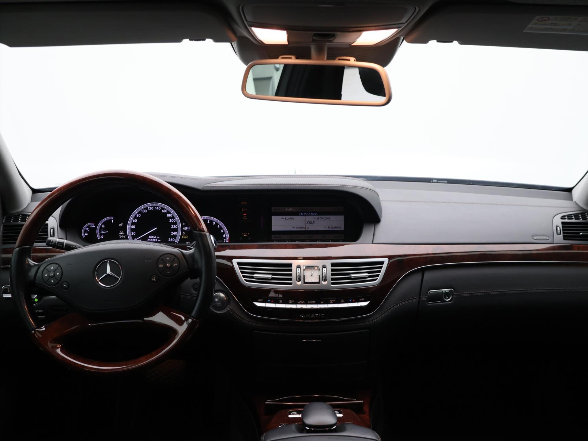 Mercedes-Benz Třídy S Sedan / Limuzína 4,7 l 320 kw