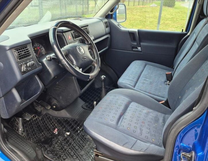 Volkswagen Caravelle Kombi 2,5 l 75 kw