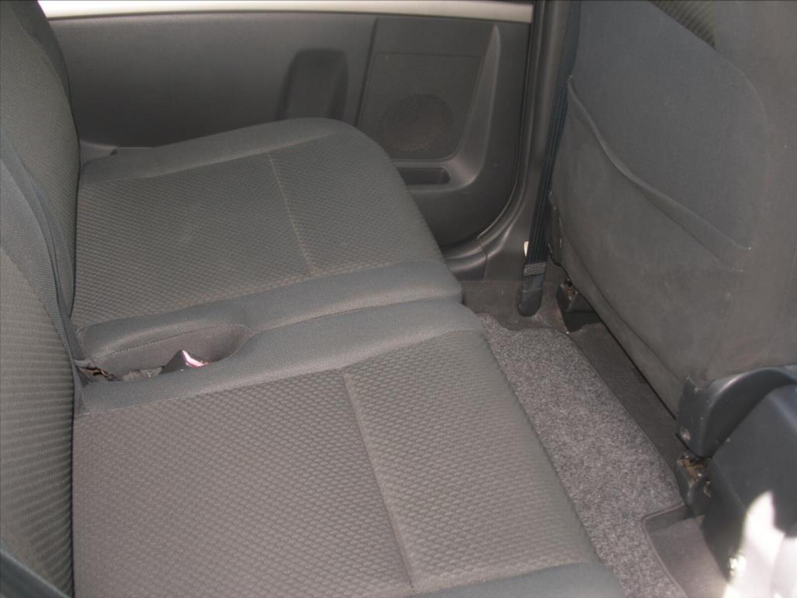 Toyota Corolla Verso 8