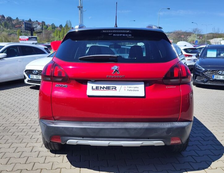 Peugeot 2008 SUV / Terénní 1,2 l 81 kw