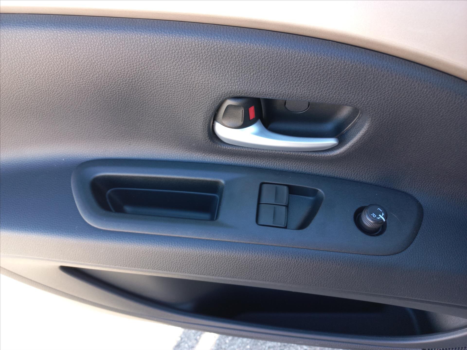 Toyota Aygo Hatchback 998,0 53 kw