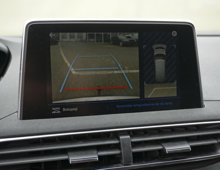 Peugeot 5008 SUV 1,2 l 96 kw