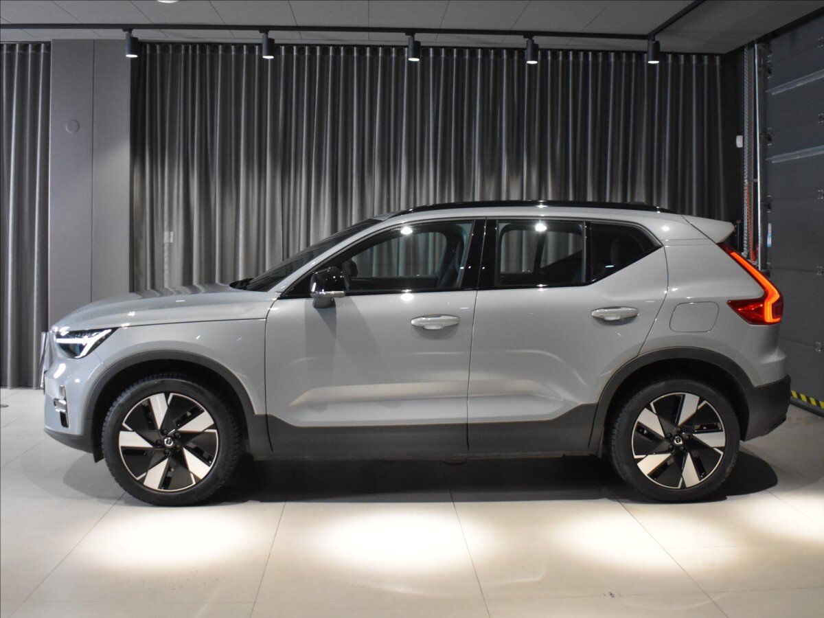 Volvo EX40 SUV / Terénní 0,0 185 kw