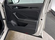 Volkswagen T-Roc SUV / Terénní 1,5 l 110 kw