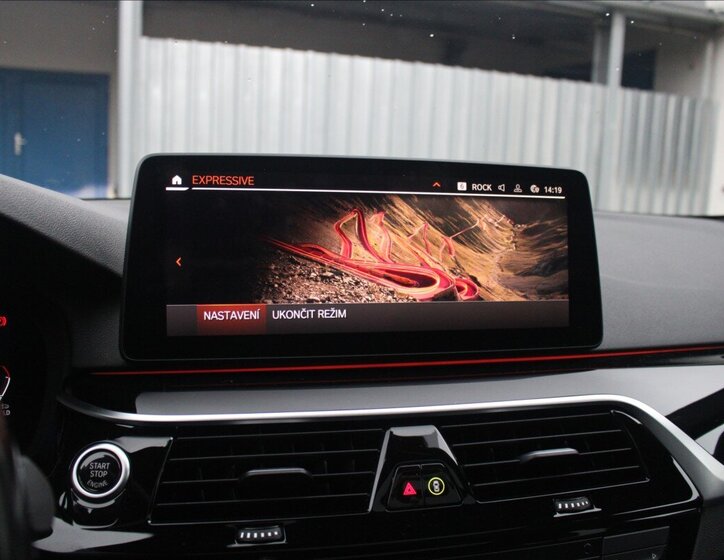 BMW Řada 5 Kombi 3,0 l 210 kw