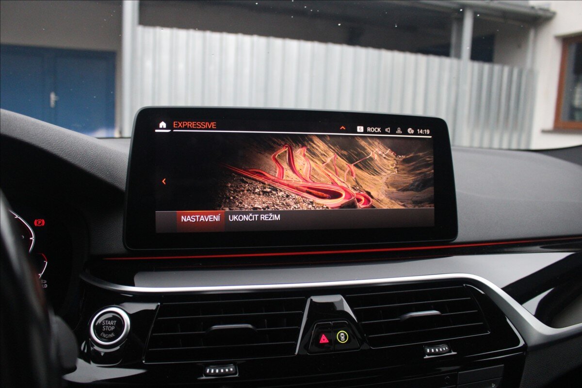 BMW Řada 5 Kombi 3,0 l 210 kw