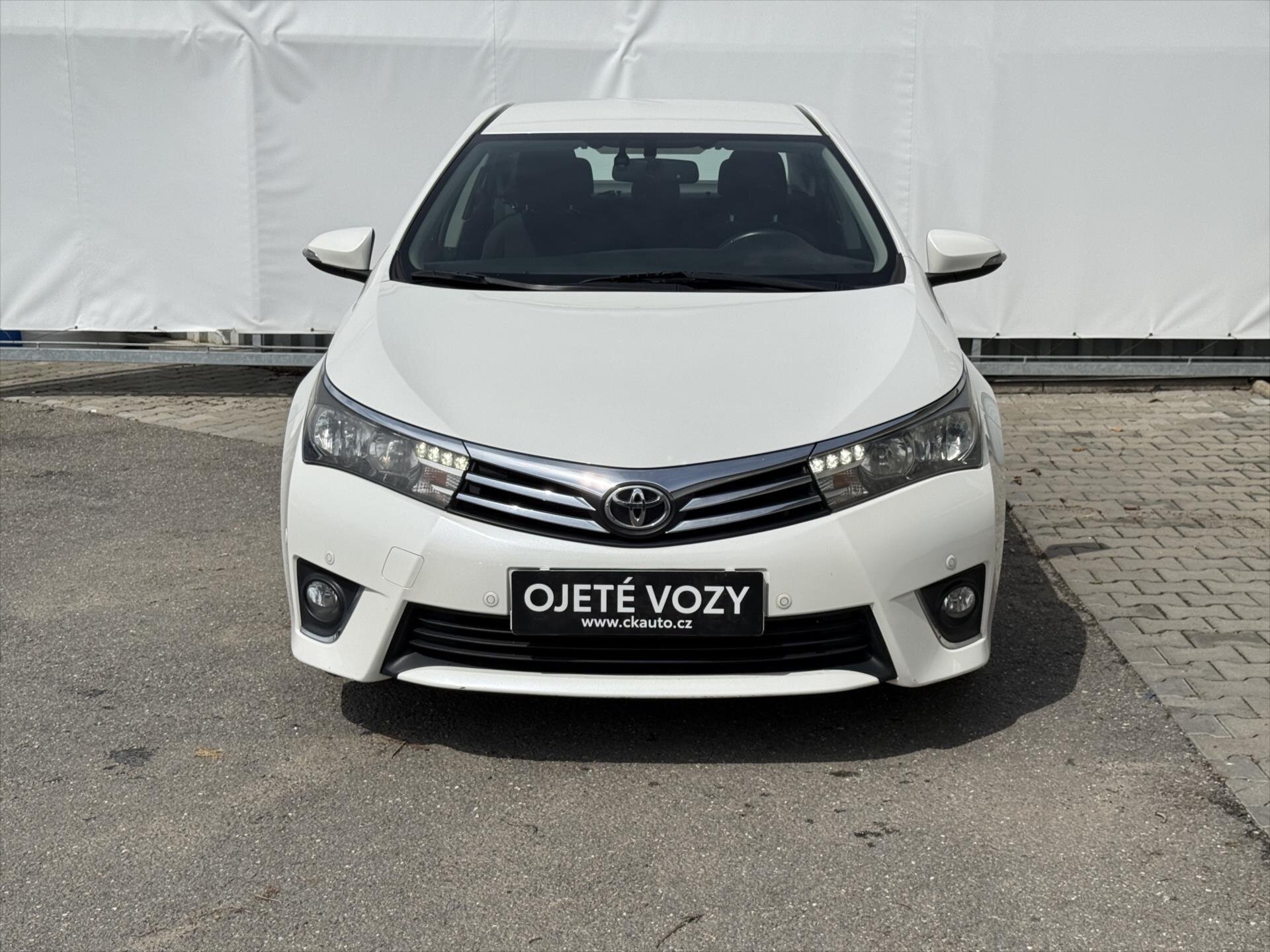 Toyota Corolla Sedan / Limuzína 1,6 l 97 kw