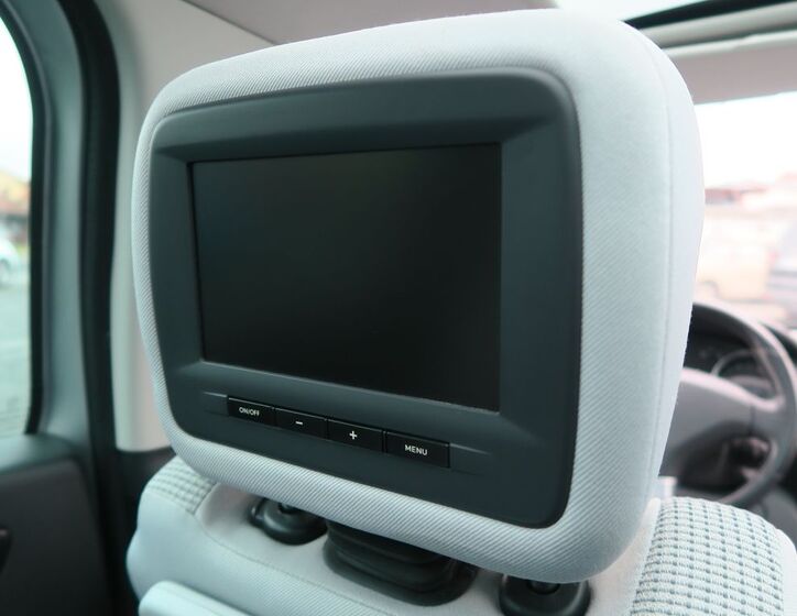 Peugeot 5008 MPV 2,0 l 120 kw