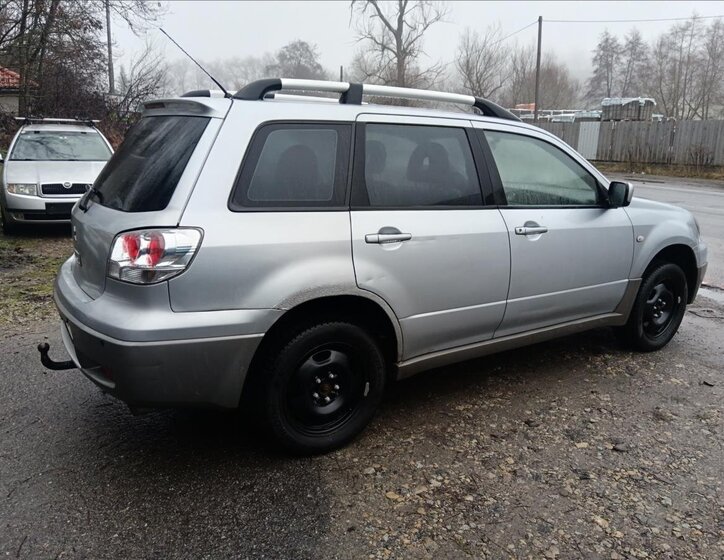 Mitsubishi Outlander Kombi 2,0 l 100 kw