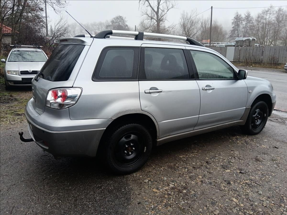 Mitsubishi Outlander Kombi 2,0 l 100 kw