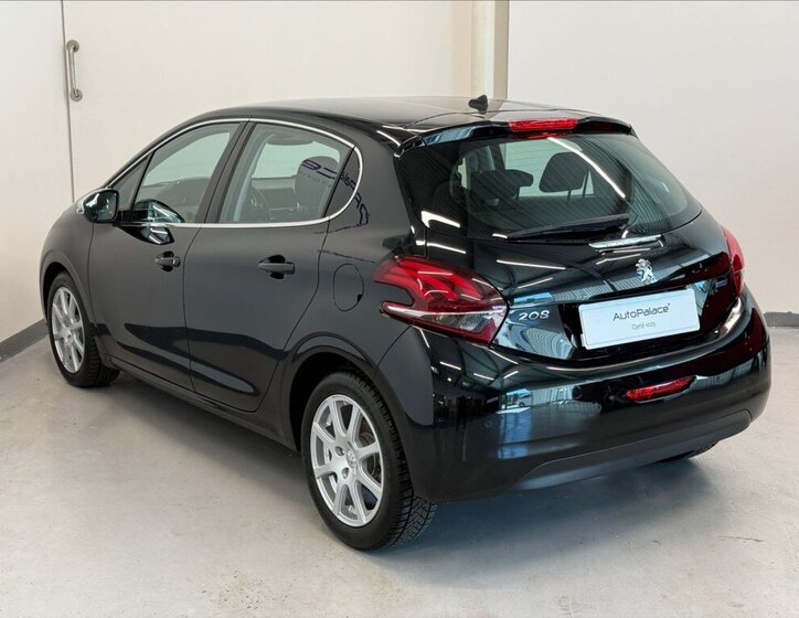 Peugeot 208 Hatchback 1,2 l 81 kw