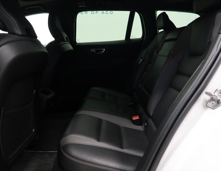 Volvo V60 Kombi 2,0 l 140 kw