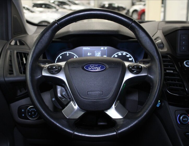 Ford Tourneo Connect 9