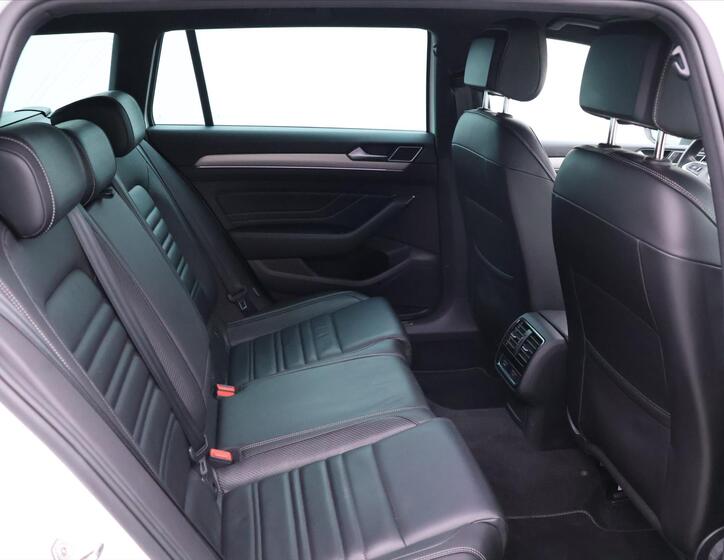 Volkswagen Passat 16