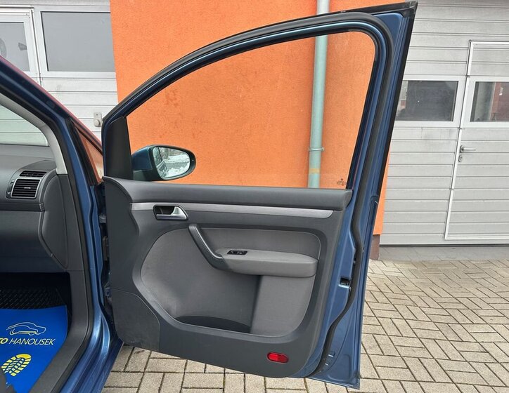 Volkswagen Touran MPV 1,2 l 77 kw